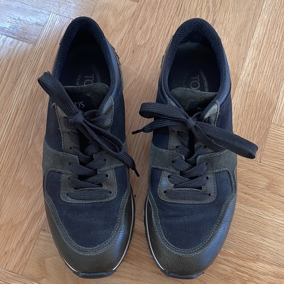 Tod’s Mens Suede and Leather sneakers in Army Green and Black - Picture 3 of 5